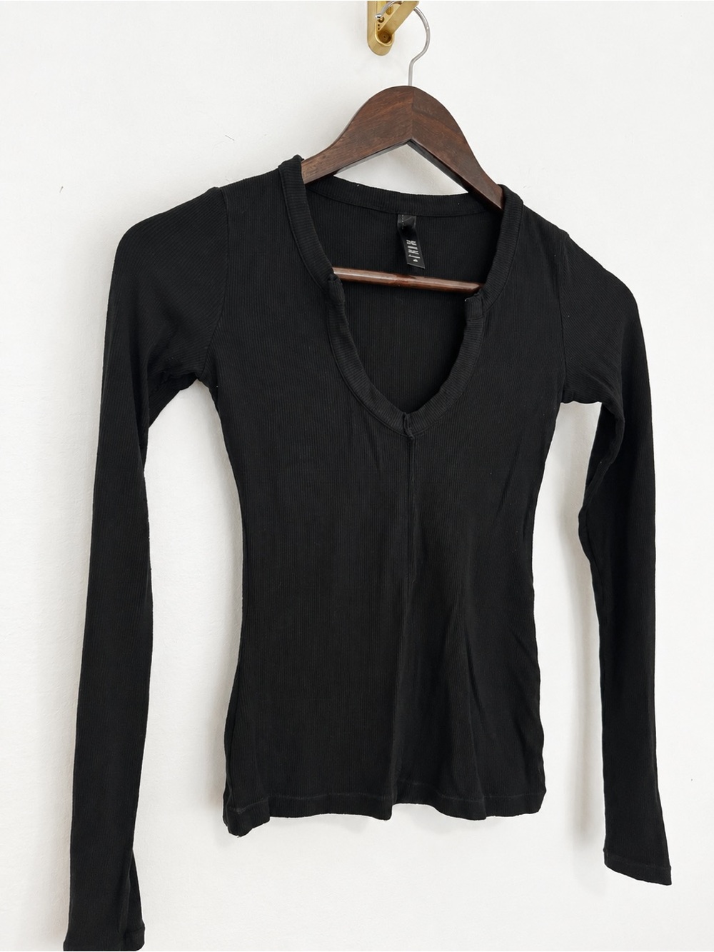 SKIMS Black Ribbed Long-Sleeve V-Neck Top